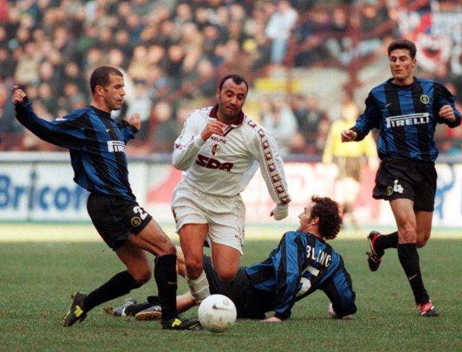 Nel 2000, durante un match di campionato con il Torino. Ap